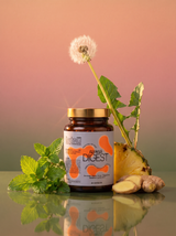 Samsa DIGEST supplement bottle, 60 vegan capsules, in warm sunset light